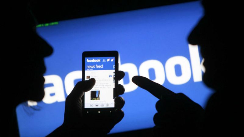 Alemania prohíbe a Facebook recopilar datos de usuarios a través de terceros sin su consentimiento