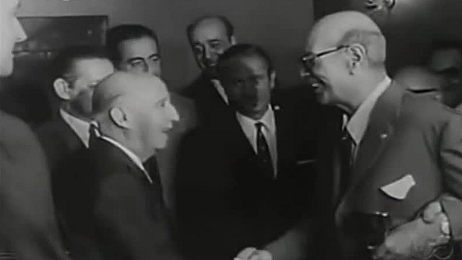 El Barça retirará las distinciones honoríficas a Franco - RTVE.es | Ver