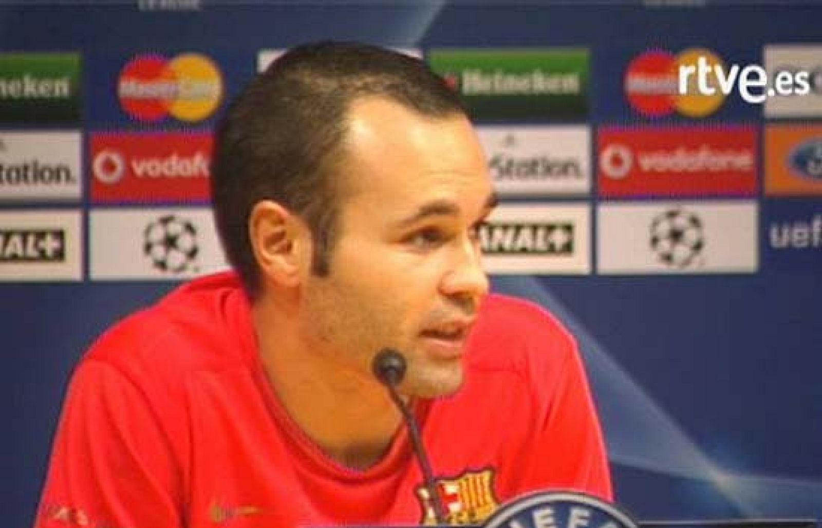 El Barcelona quiere dejar cerrada su clasificación a octavos de final de la Champions ante el Basilea. ¿Habrá otra "manita" de los catalanes  a los suizos?.