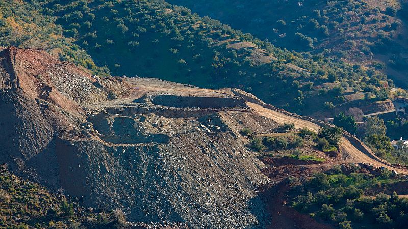 La jueza cita como investigado por homicidio imprudente al dueño del pozo donde cayó Julen