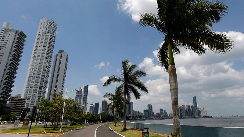 La Comisión Europea incluye a Panamá en la lista de países con deficiencias ante el blanqueo