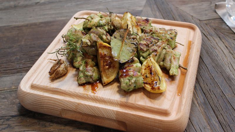 Receta de "brochetas de pollo al ajillo y limn" de Dani Garca