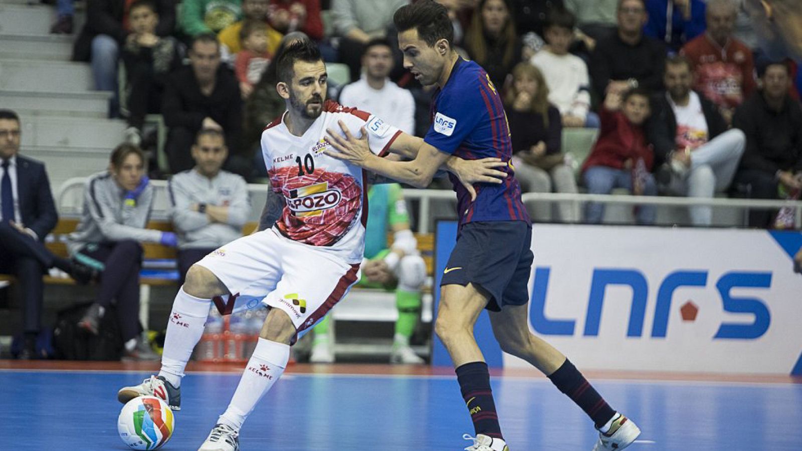 ElPozo Murcia salva un empate en casa ante el Bar�a, m�s l�der