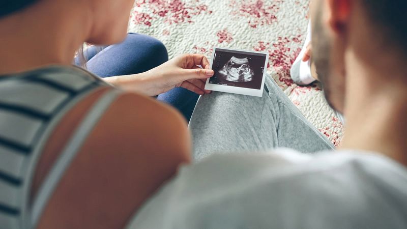 Familias españolas en Ucrania: "Sólo queremos inscribir a nuestros bebés y volver a España con ellos"