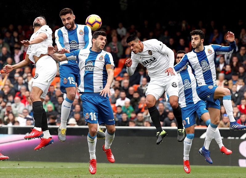 El Valencia sigue bajo la maldición del empate ante el Espanyol
