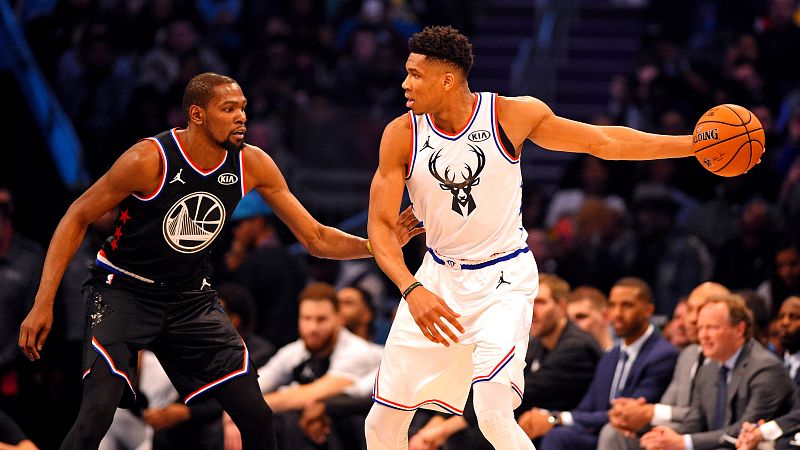 Kevin Durant lidera la remontada y el triunfo del equipo de LeBron James