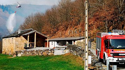 14 horas - Controlados los incendios que han mantenido en alerta a Cantabria - Escuchar ahora