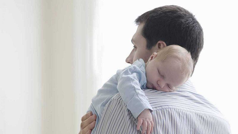 El Gobierno elevará por decreto ley el permiso de paternidad a 8 semanas este año y a 16 en 2021