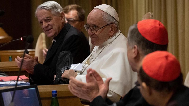 El papa Francisco considera que "todo feminismo acaba siendo un machismo con falda"