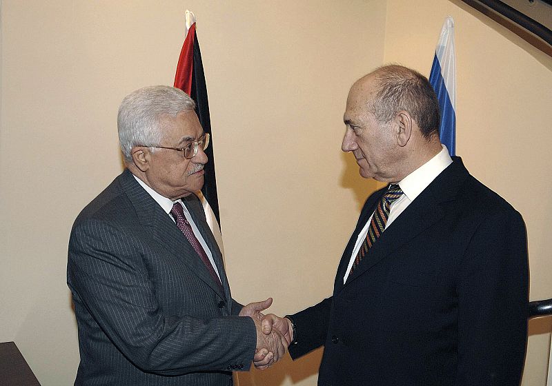 Israelíes y palestinos se comprometen a alcanzar un "acuerdo histórico" antes de final de año
