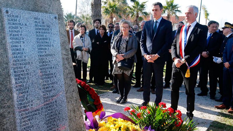 Sánchez homenajea al exilio español en Francia ante las tumbas de Azaña y Machado y pide "perdón"