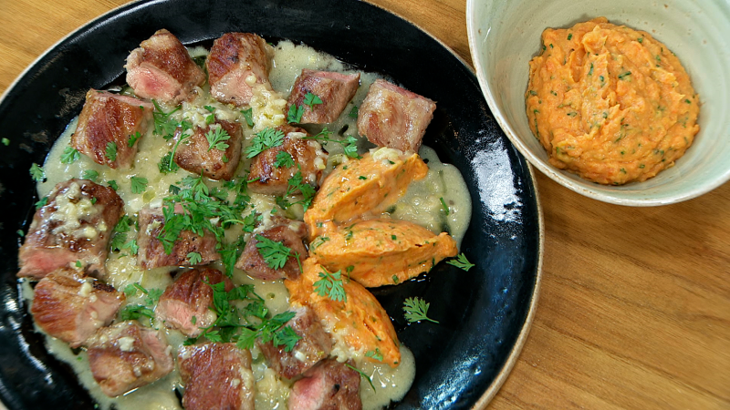 Lagarto ib�rico con crema de cerveza