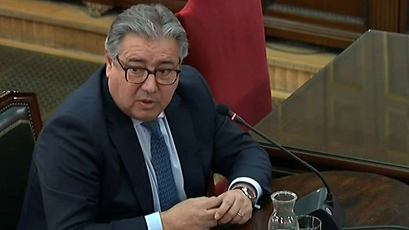 Zoido acusa a los Mossos de "tolerar" el referéndum y habla de "actuaciones violentas" contra Policía y Guardia Civil