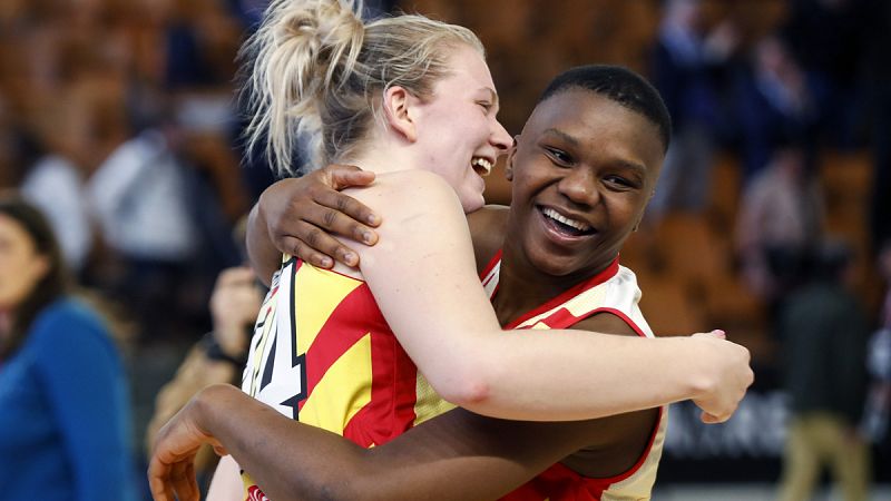 Reisingerova y Murphy guían al Uni Girona a la final