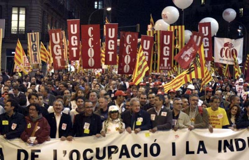 Manifestación masiva en Barcelona contra los expedientes de regulación de empleo