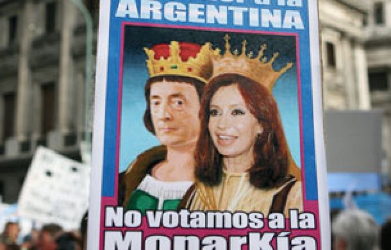 Miles de personas se movilizan en Argentina para protestar por la reforma de las pensiones