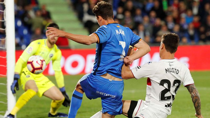 El Getafe se aferra a puestos de Champions a costa del Huesca