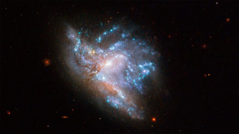 Así es la espectacular colisión de dos galaxias captada por el telescopio Hubble