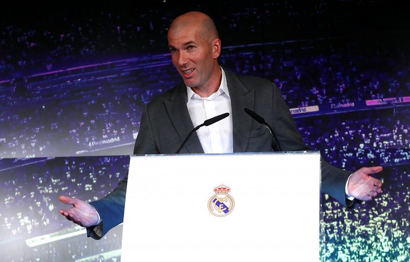 Zinedine Zidane: "Estoy aquí porque quiero mucho al Madrid. No tenía ninguna deuda"