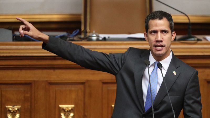 El Parlamento venezolano autoriza a Guaidó a decretar un "estado de alarma nacional" por el apagón eléctrico