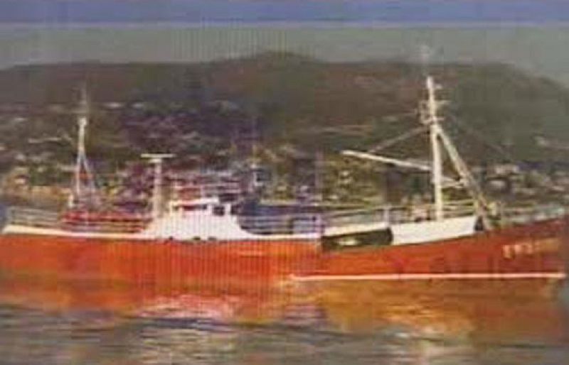 Buscan a cinco marineros que naufragaron en un pesquero gallego al este de Las Bermudas
