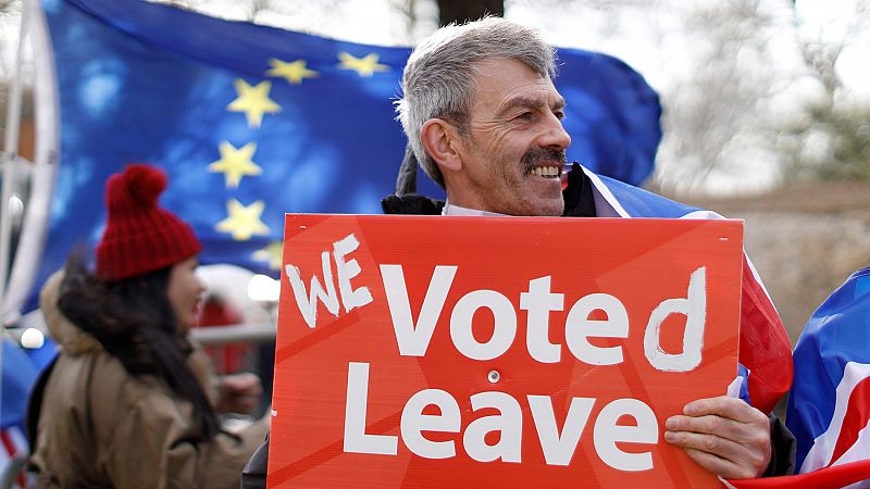 El Parlamento británico apoya solicitar una prórroga del 'Brexit' a la UE sin definir un plazo