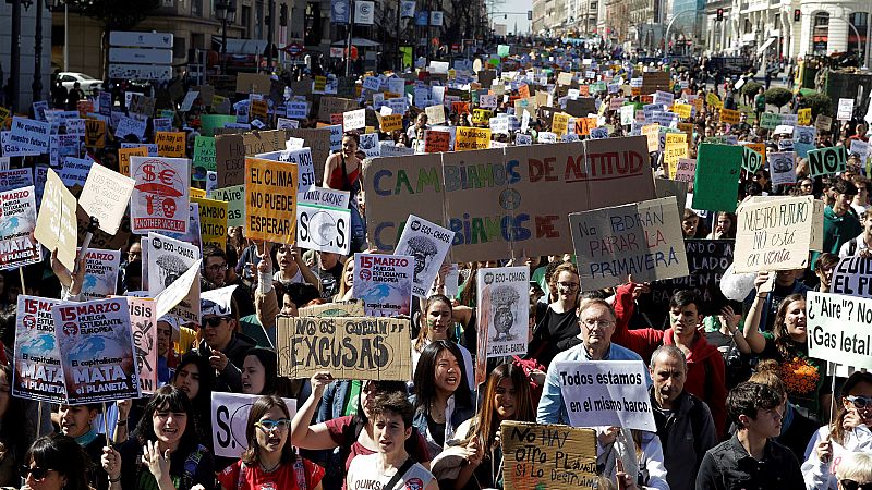 Miles de estudiantes se echan a la calle en todo el mundo para secundar la huelga por el clima