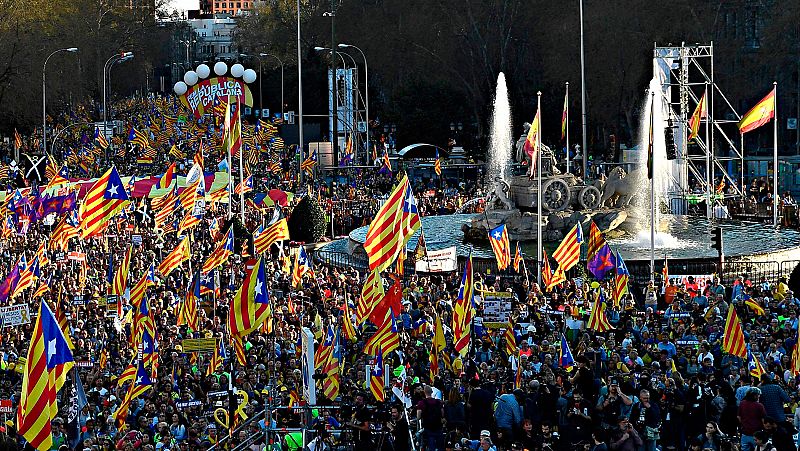 Miles de independentistas catalanes protestan en Madrid contra el juicio del 'procés': "No nos pararán"