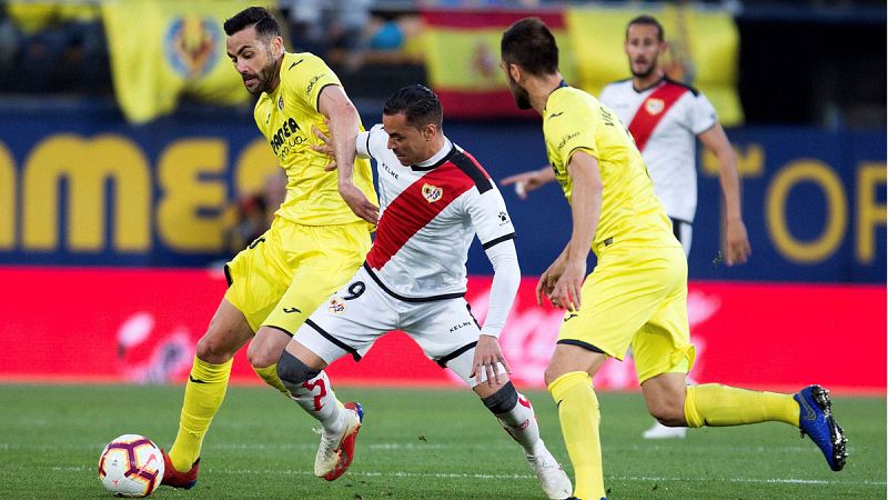 El Villarreal se aleja del descenso a costa del Rayo