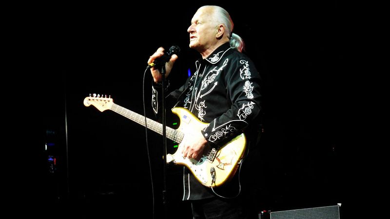 Muere Dick Dale, pionero y rey de la música surf