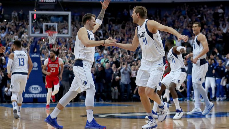 Nowitzki marca un hito con una agridulce alianza intergeneracional en los Mavericks