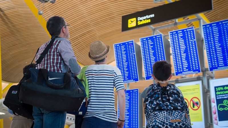 La población española residente en el extranjero aumentó un 2,5% en 2018 y suma ya 2,5 millones