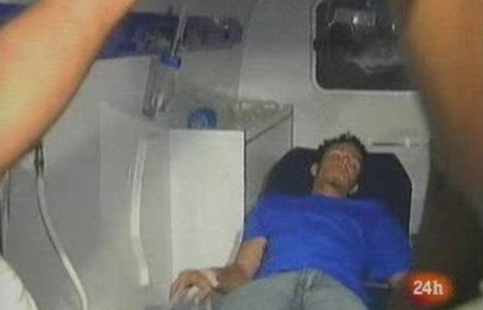 Sobreviven a la deriva comiendo carne humana | Ver