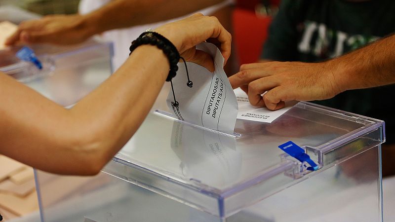 Los partidos se preparan para el posible fin del Gobierno monocolor en España