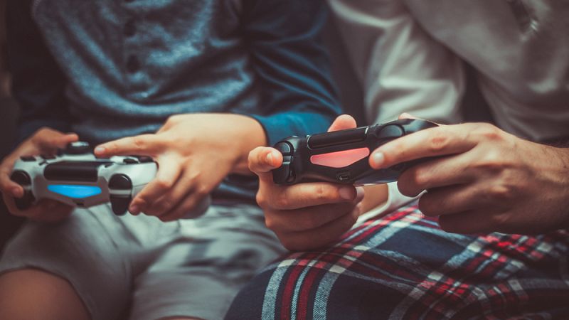El uso de videojuegos empieza antes de los 9 años y más del 63% lo hace sin control