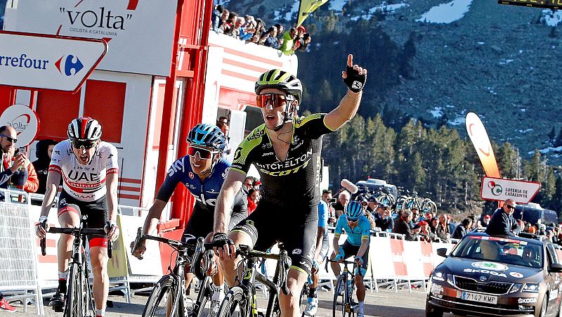 Adam Yates vence en Valter 2000 y De Gendt mantiene el liderato