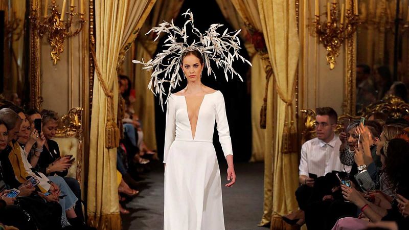 Hannibal Laguna viste a princesas que escriben su propio cuento