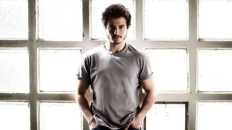 Miki cantar� "La venda" justo antes del "apag�n" de 'La hora del planeta'