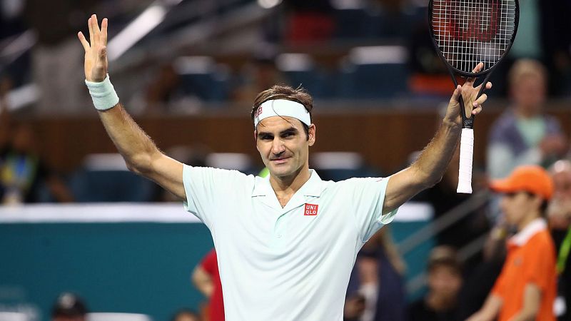 Federer se mete en semifinales tras vencer con holgura a Kevin Anderson