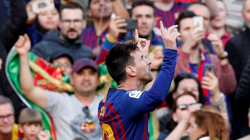 Messi es lo máximo en un Barça que gana al Espanyol con lo mínimo