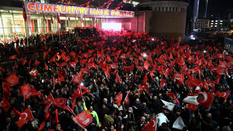 Revés para Erdogan en las municipales turcas: pierde la alcaldía de Ankara y ve peligrar la de Estambul