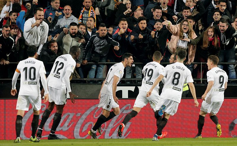 El Valencia se hace fuerte ante el Real Madrid y acecha la Champions