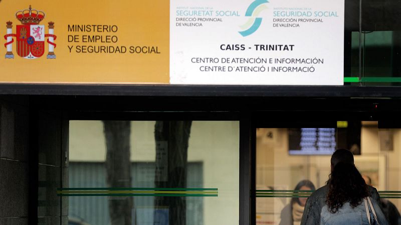 España es el segundo país de la UE con más paro femenino, solo superada por Grecia