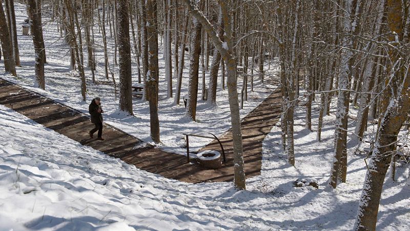 España vuelve al invierno: más frío, lluvia y nieve desde el viernes