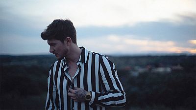 Carlos Right estrena la nueva versi�n de "Se te nota" el pr�ximo 12 de abril