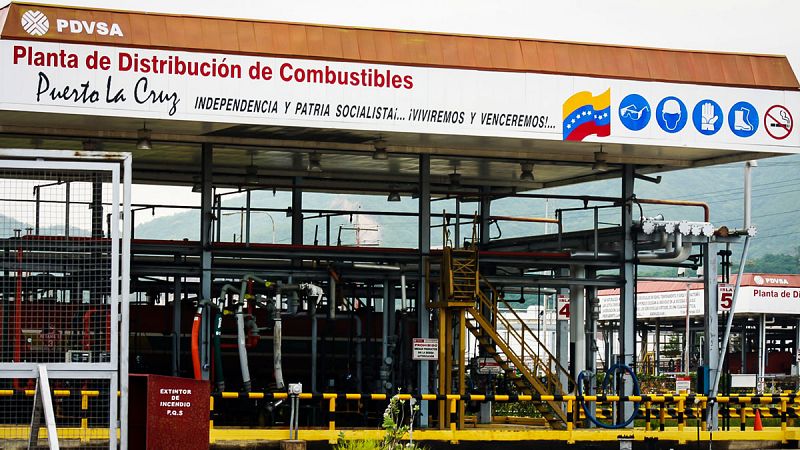 Estados Unidos sanciona a 34 cargueros por transportar petróleo de Venezuela a Cuba