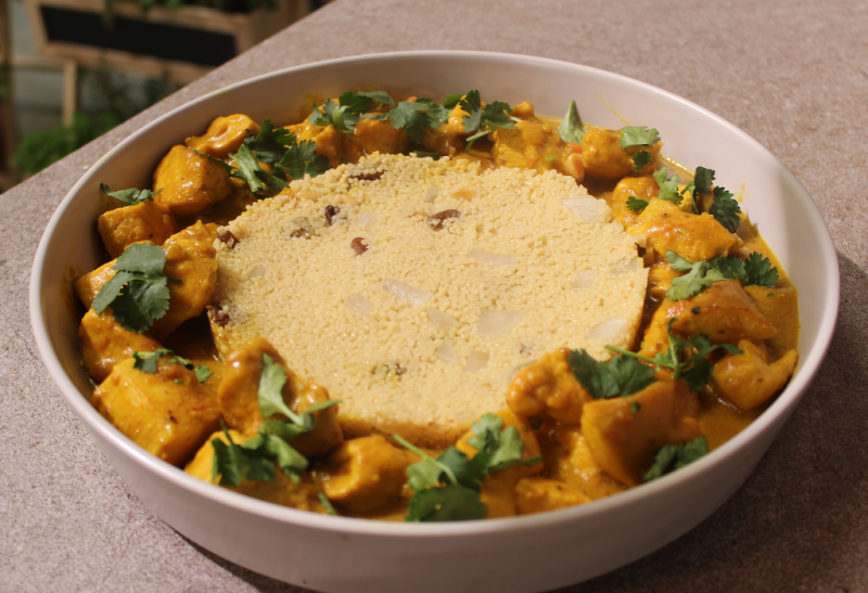Receta de "pollo al curry con cusc�s con pasas" de Dani Garc�a