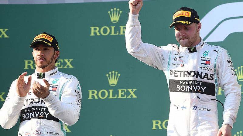 Hamilton, a sofocar la "rebelión" de Bottas en el GP número mil de la F1