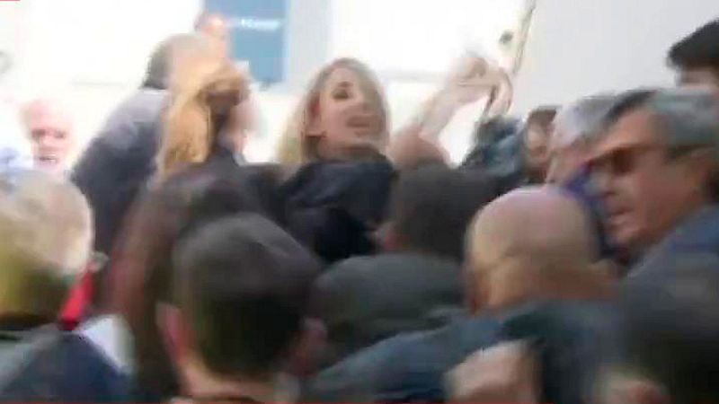 Incidentes durante un acto de la candidata del PP, Cayetana Álvarez, en la Universidad Autónoma de Barcelona