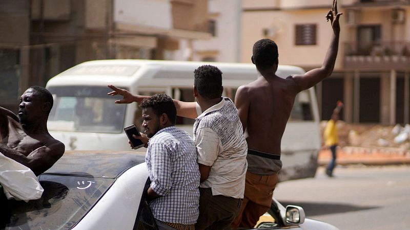 Al menos 13 muertos en las protestas en Sudán tras el golpe de Estado militar